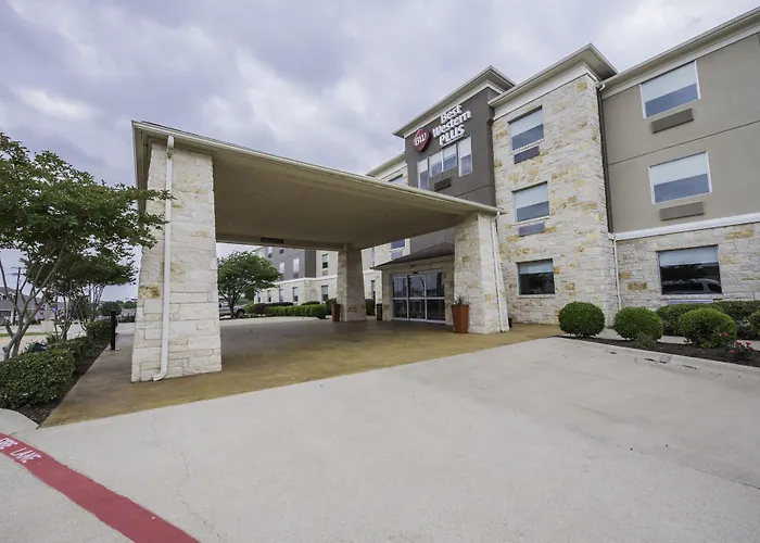 Western - Hood & Hotel 3*