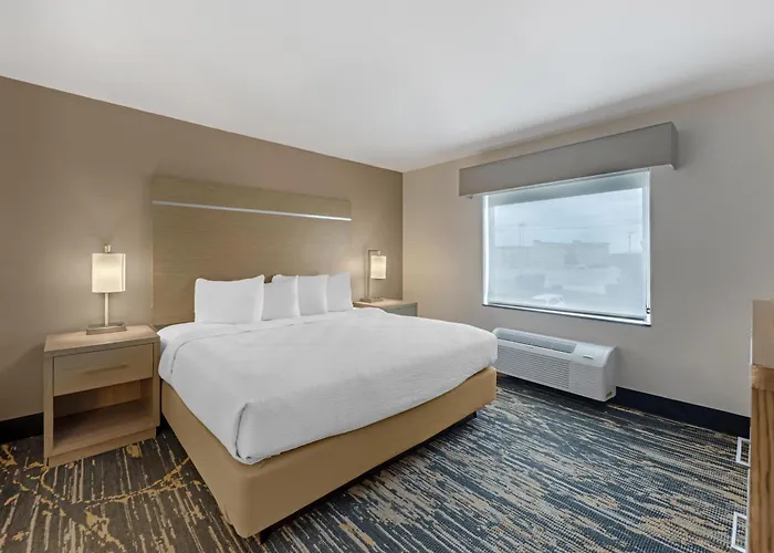 Western - Hood & Hotel 3*