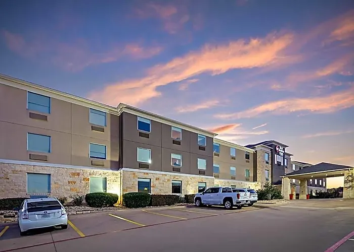 Western - Hood & Hotel 3*
