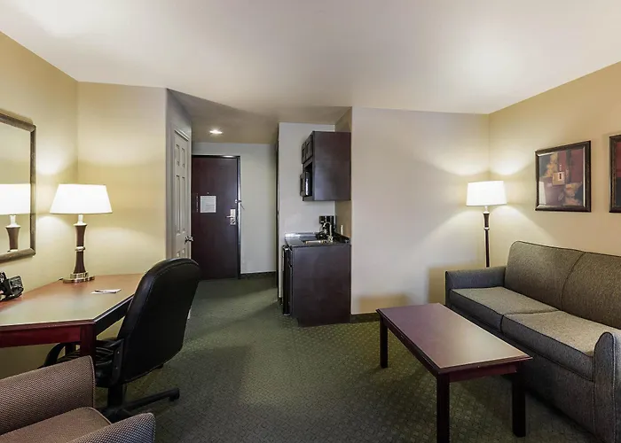 Western - Hood & Hotel 3*