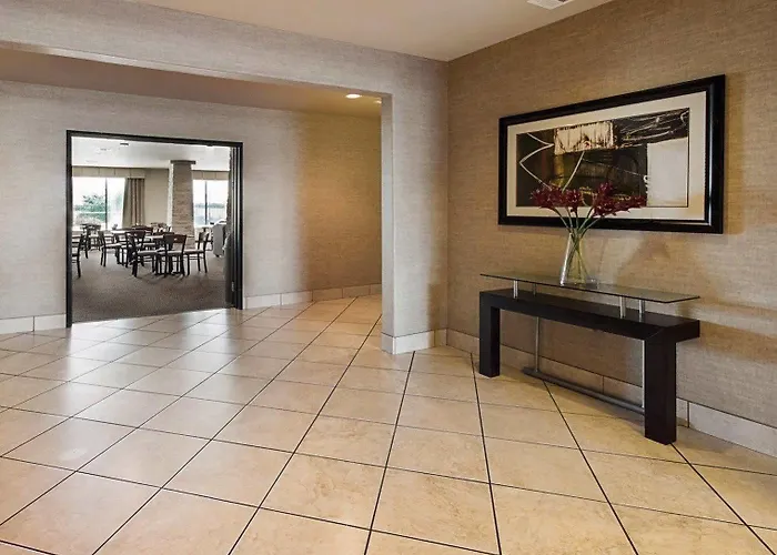 Western - Hood & Hotel 3*