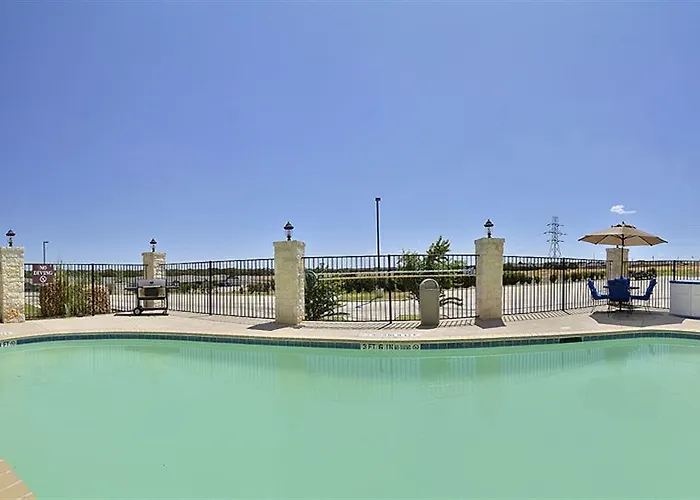 Western - Hood & Hotel Killeen