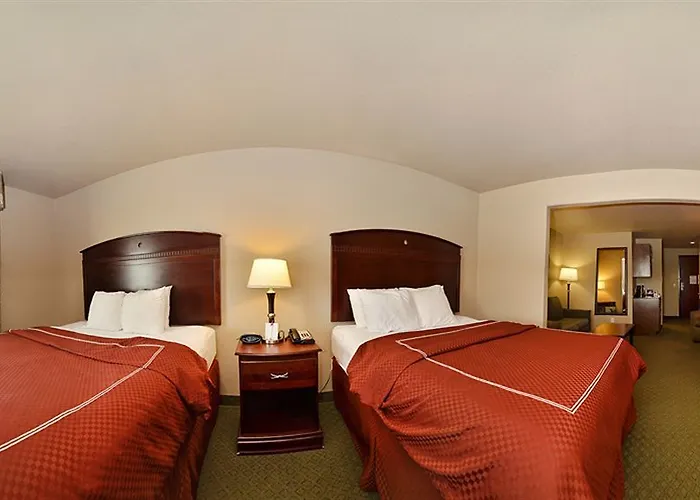 Western - Hood & Hotel 3*